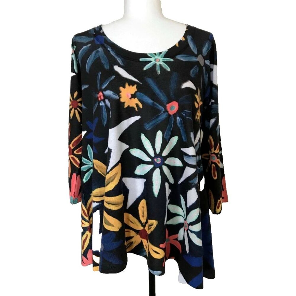 NALLY & MILLIE USA 3/4 Sleeve Tunic Top Size Small Polyester Spandex Bold Floral